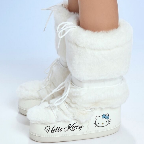 Hello Kitty Boots 💙 - Picture 4 of 6